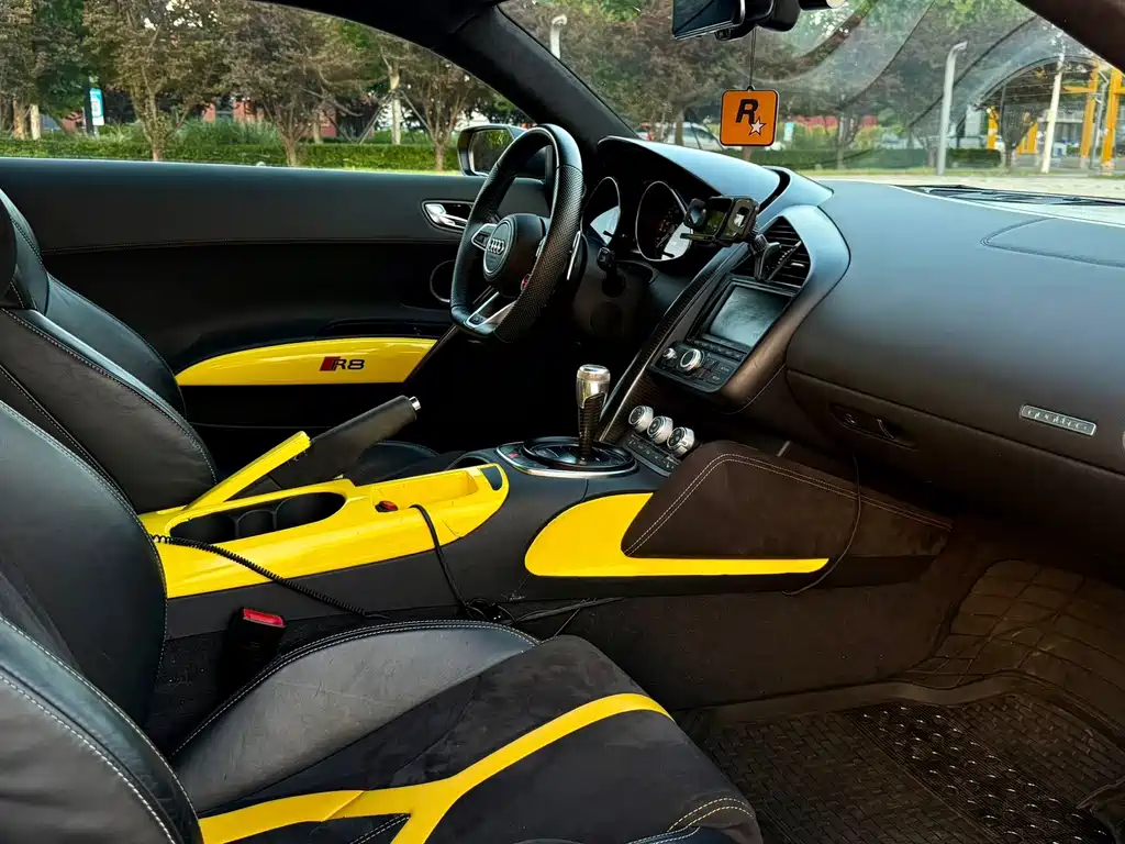 Audi R8 — миниатюра 8