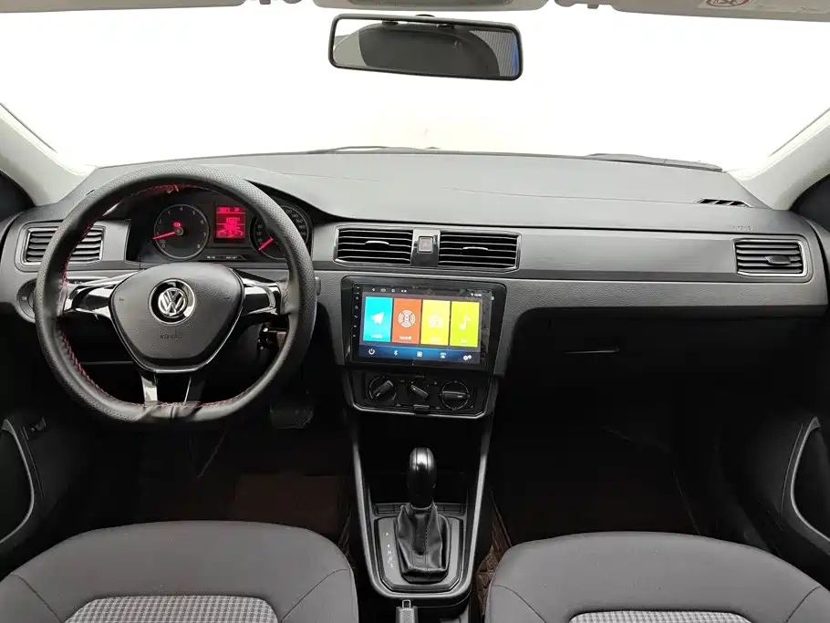 Volkswagen Santana — миниатюра 12