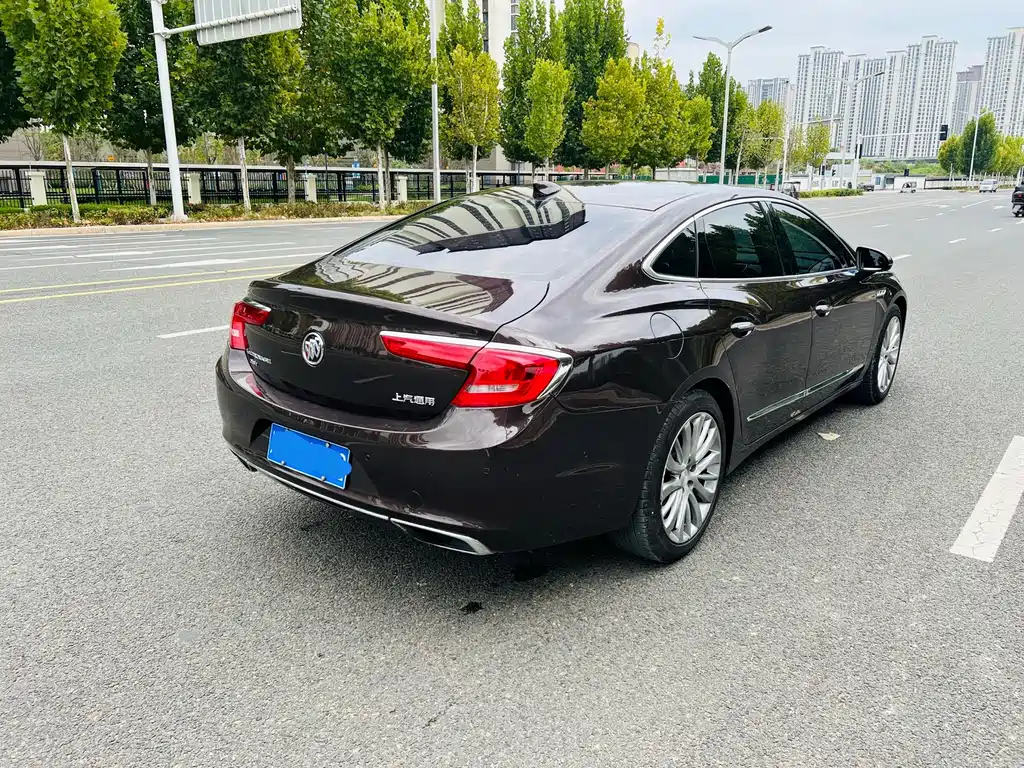 Buick LaCrosse — миниатюра 10