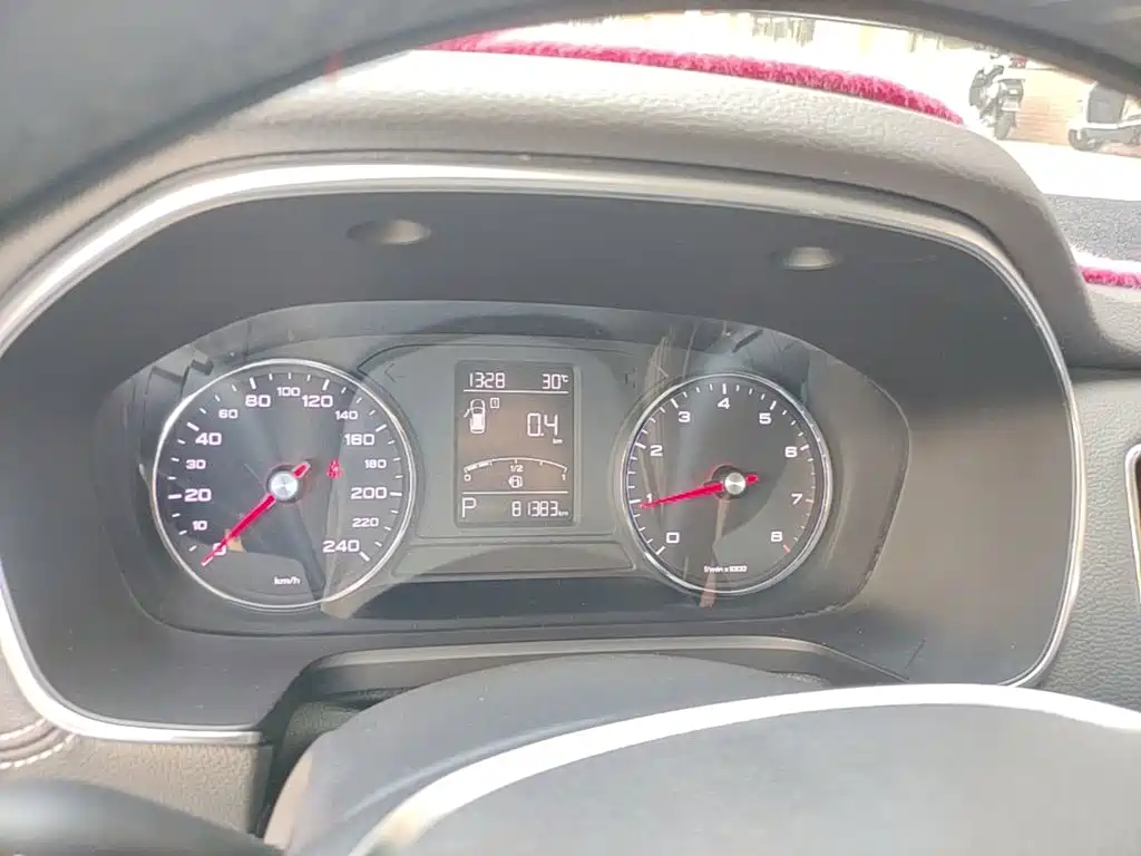Roewe RX5 — миниатюра 12