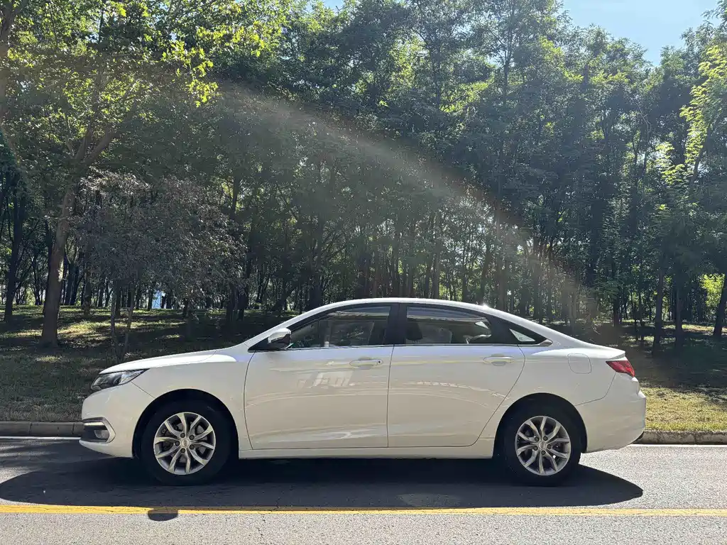 Geely Emgrand GL — миниатюра 3