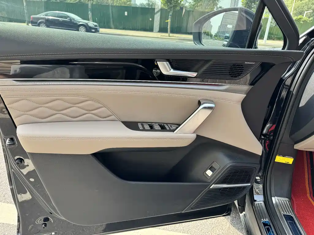 BYD Tang New Energy — миниатюра 12