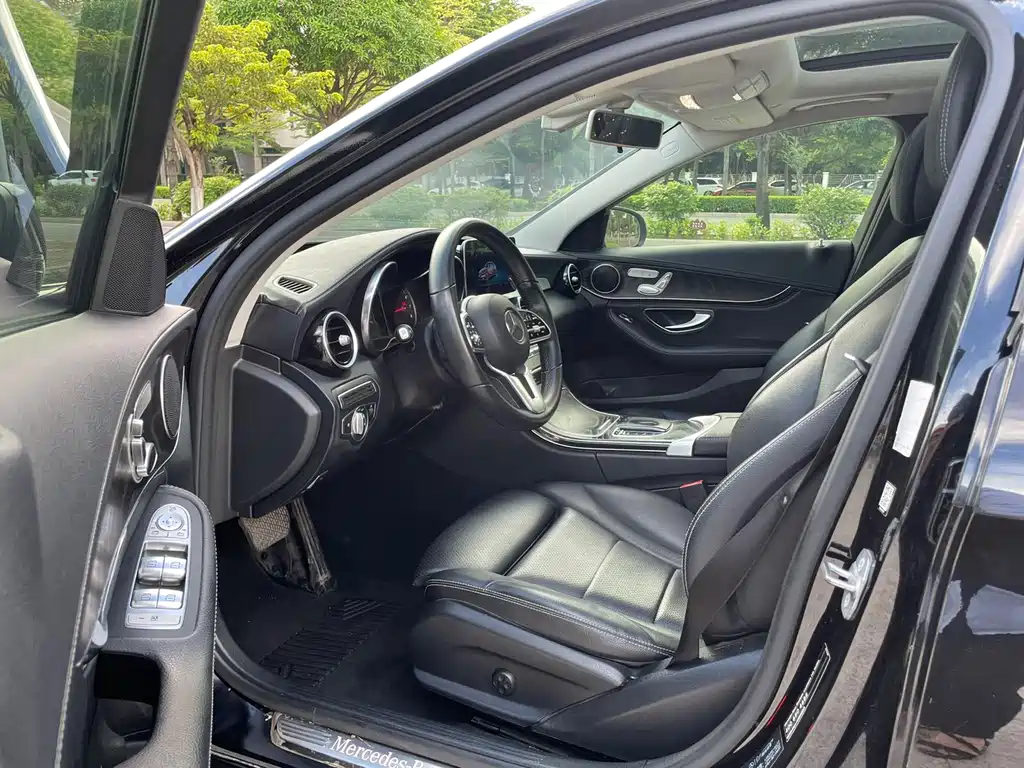 Mercedes-Benz C-Class — миниатюра 4