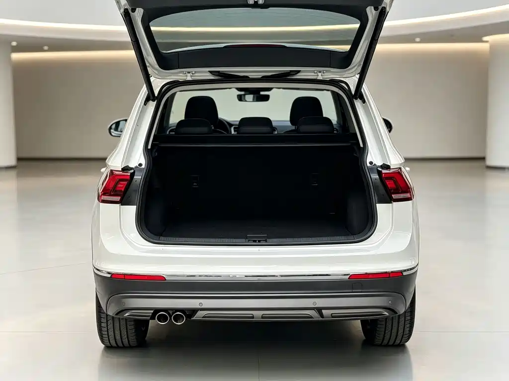 Volkswagen Tiguan L — миниатюра 21