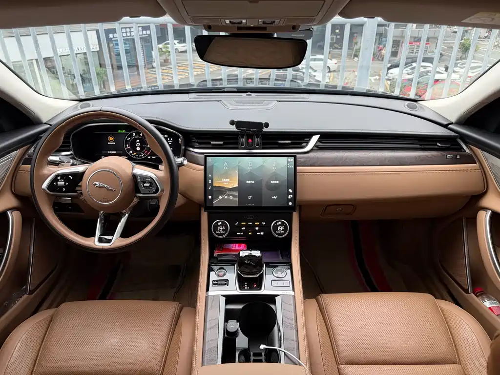 Jaguar XFL 2023 XFL 2.0T P250 Premium Luxury