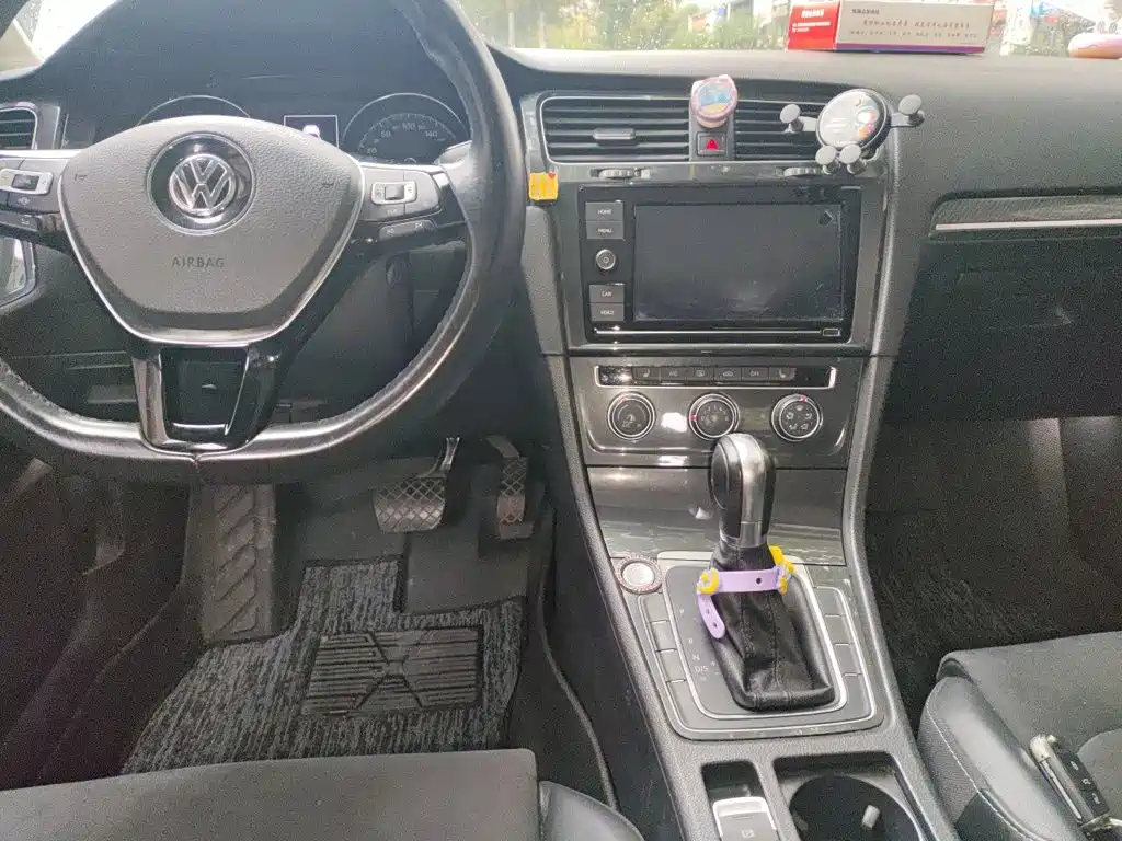 Volkswagen Golf — миниатюра 5