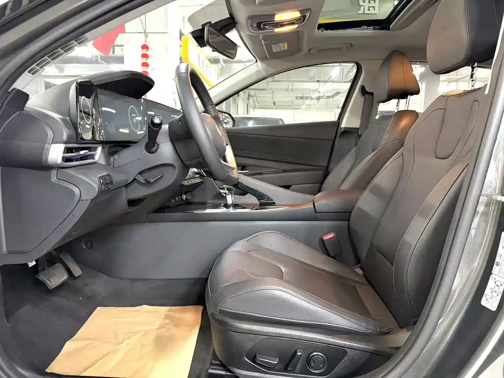 Hyundai Elantra — миниатюра 4