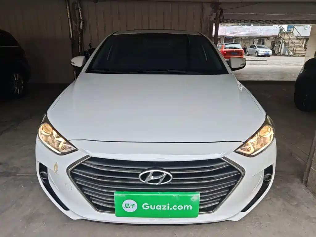 Hyundai Elantra — миниатюра 3