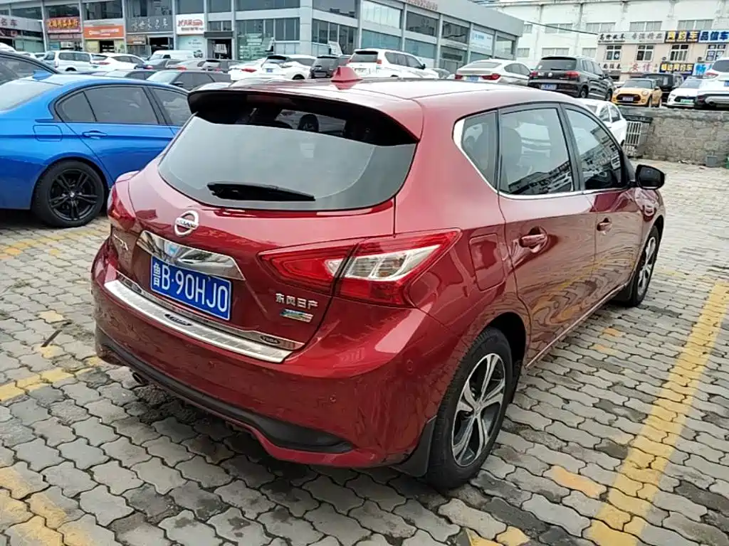 Nissan Tiida — миниатюра 7