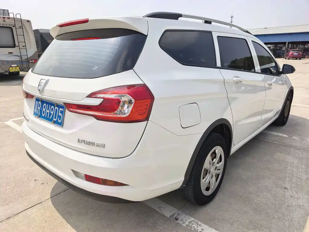 Baojun 310W — миниатюра 4