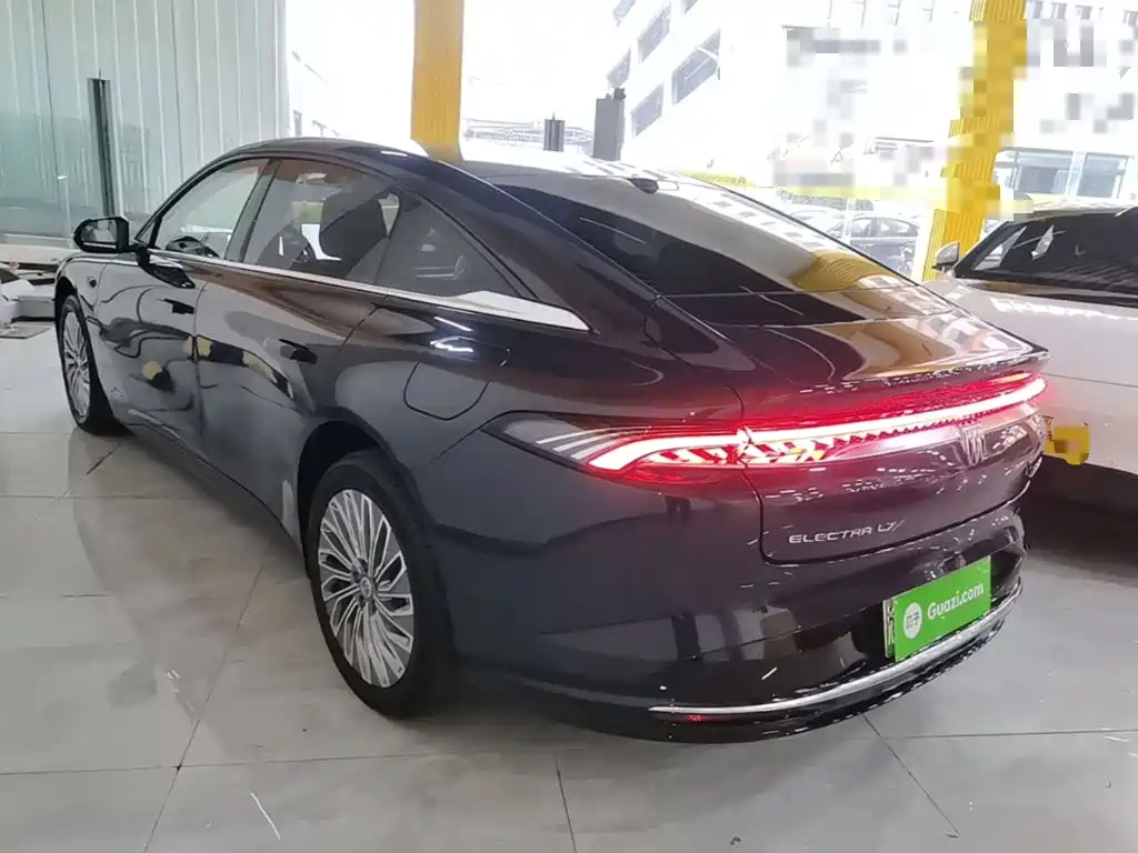 Buick Electra L7 — миниатюра 5