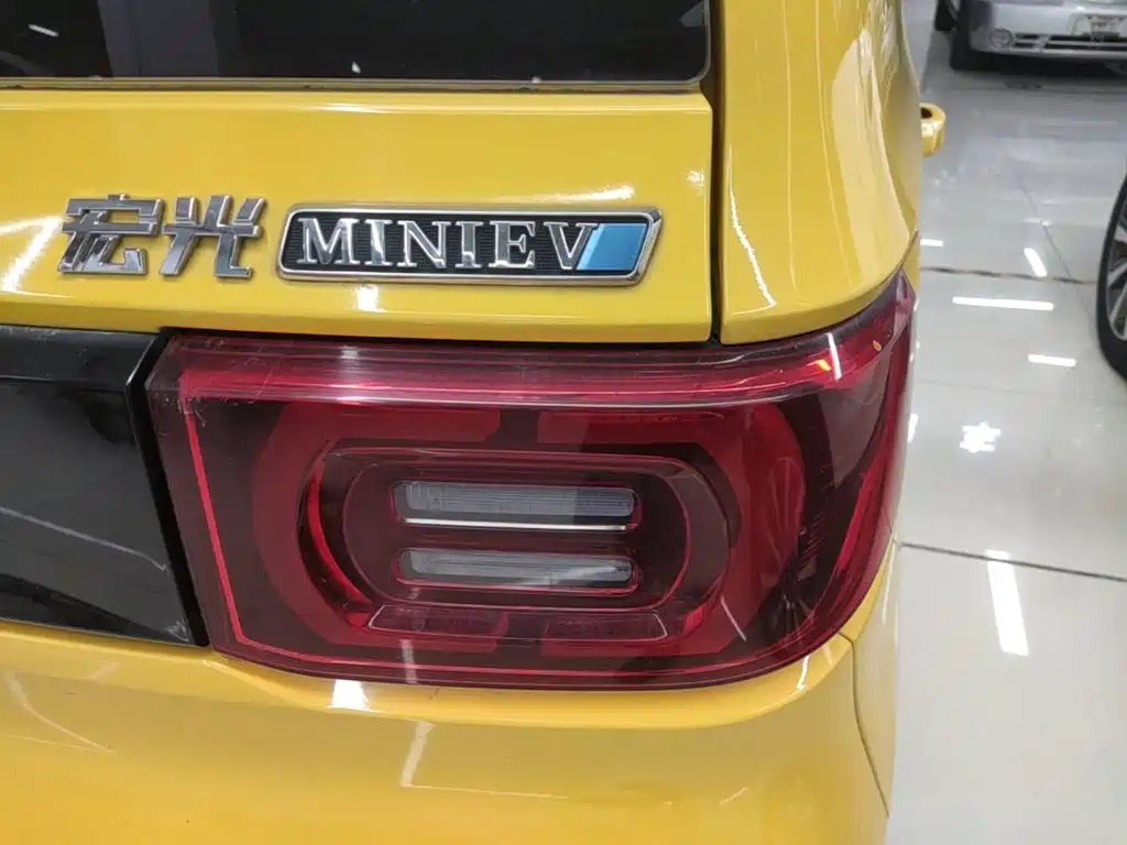 Wuling MINIEV — миниатюра 8