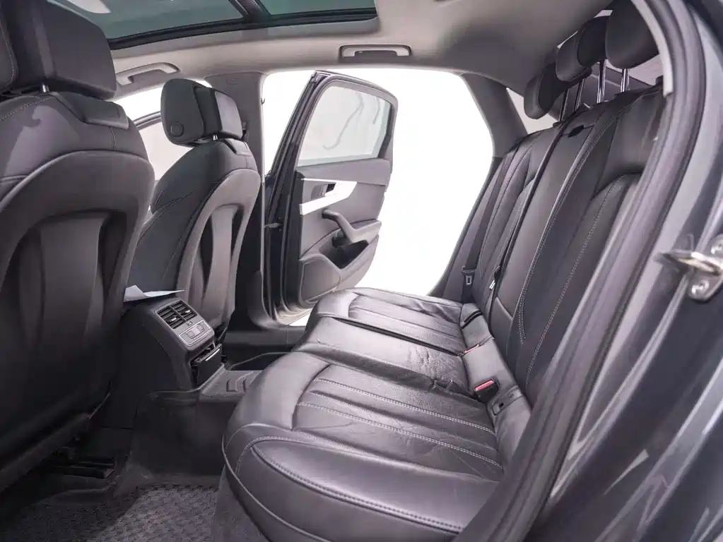 Audi A4L — миниатюра 24