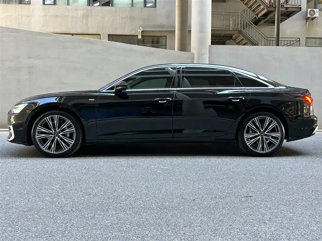 Audi A6L 2025 45 TFSI quattro + Premium