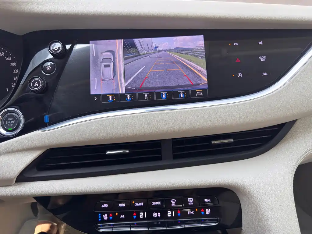 Buick Enclave — миниатюра 18