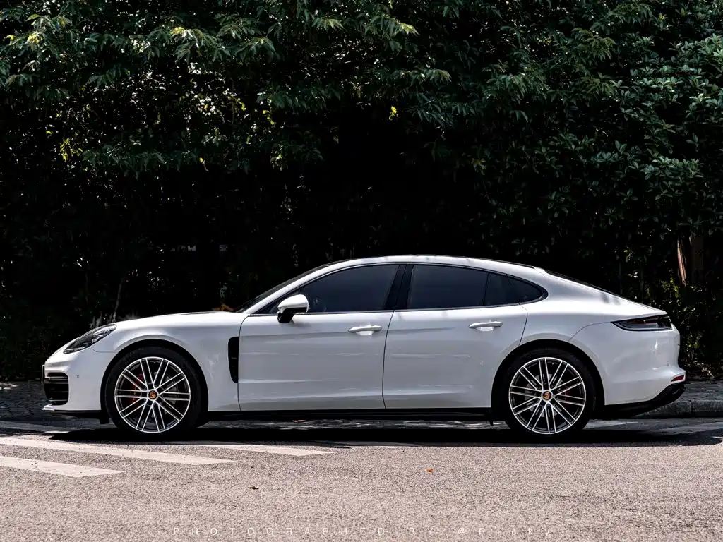 Porsche Panamera — миниатюра 2