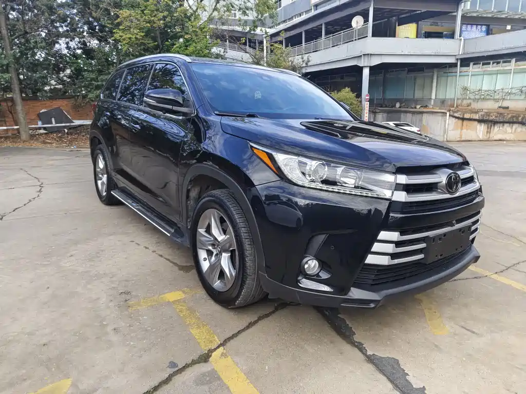 TOYOTA HIGHLANDER