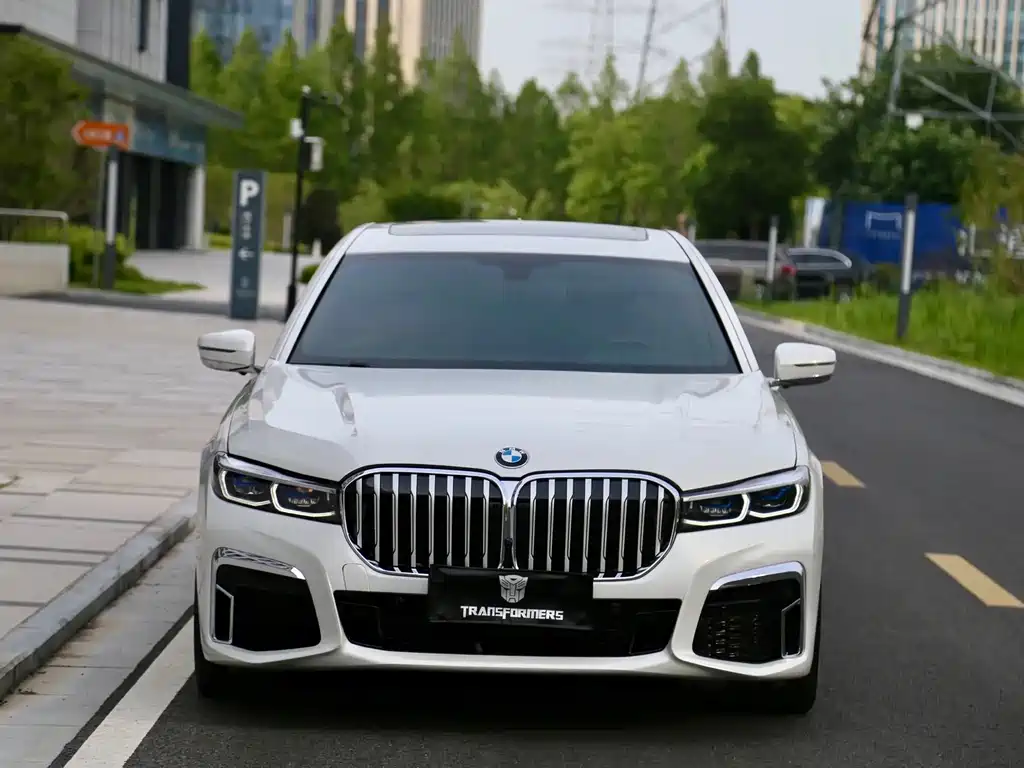 BMW 7 Series — миниатюра 4