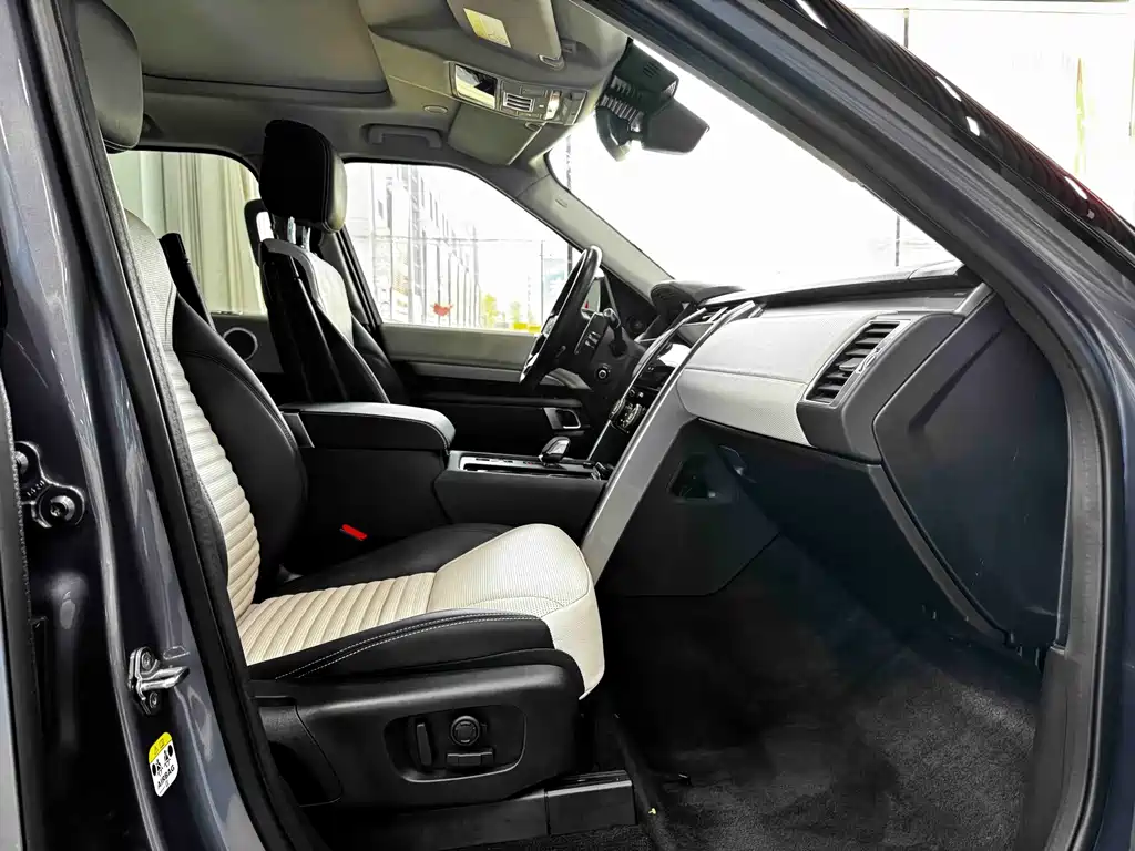 Land Rover Discovery — миниатюра 8
