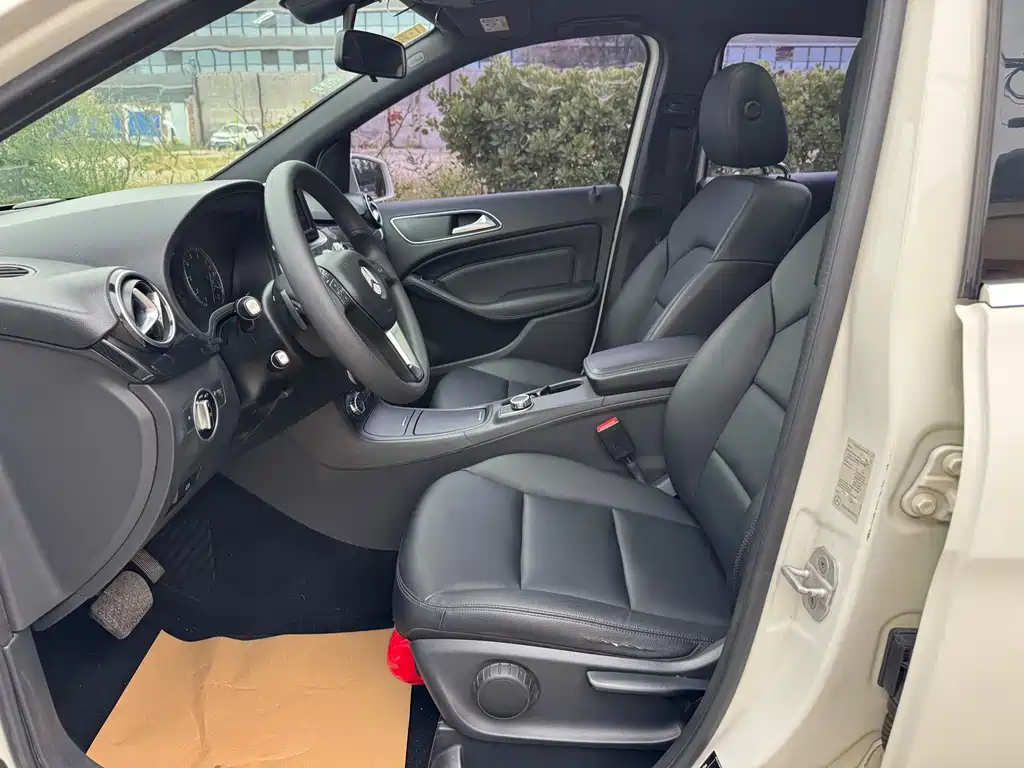 Mercedes-Benz B-Class — миниатюра 7