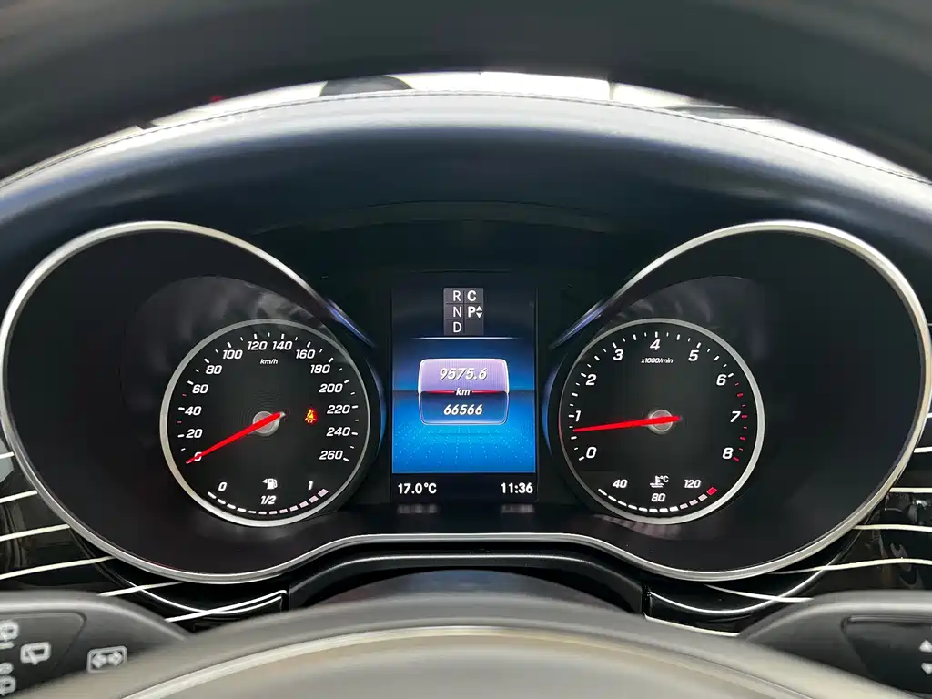 Mercedes-Benz V-Class — миниатюра 17