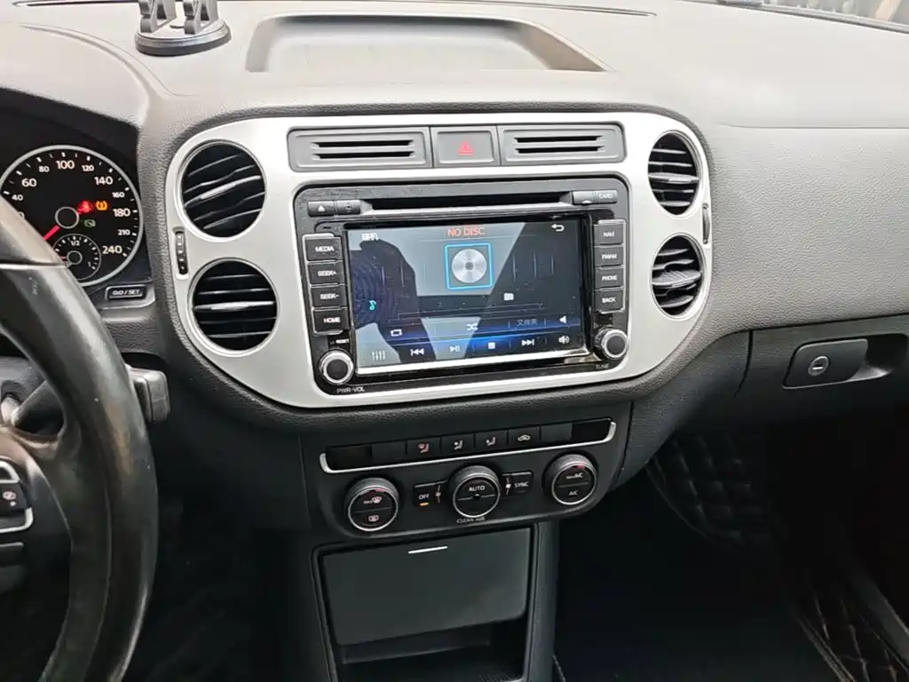 Volkswagen Tiguan — миниатюра 13