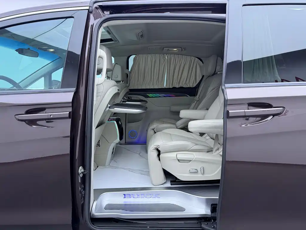 Buick GL8 — миниатюра 6