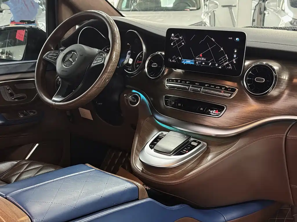 Mercedes-Benz V-Class — миниатюра 5