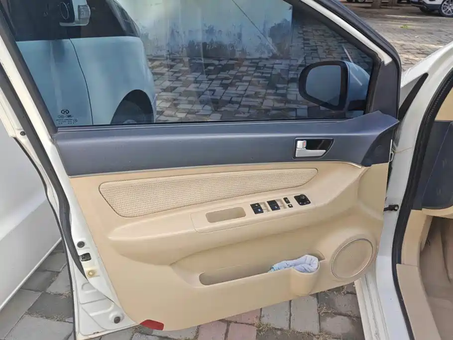 BAIC E-Series — миниатюра 7