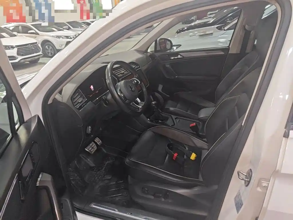 Volkswagen Tiguan L — миниатюра 16