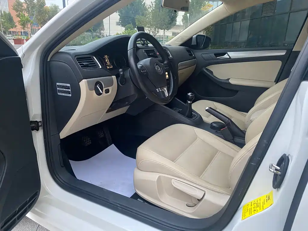 Volkswagen Sagitar — миниатюра 4