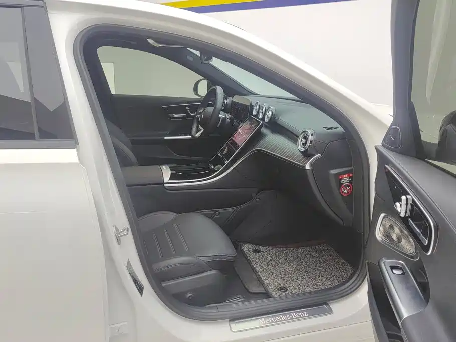 Mercedes-Benz C-Class — миниатюра 8