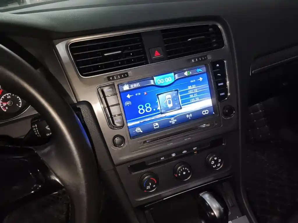 Volkswagen Golf — миниатюра 13