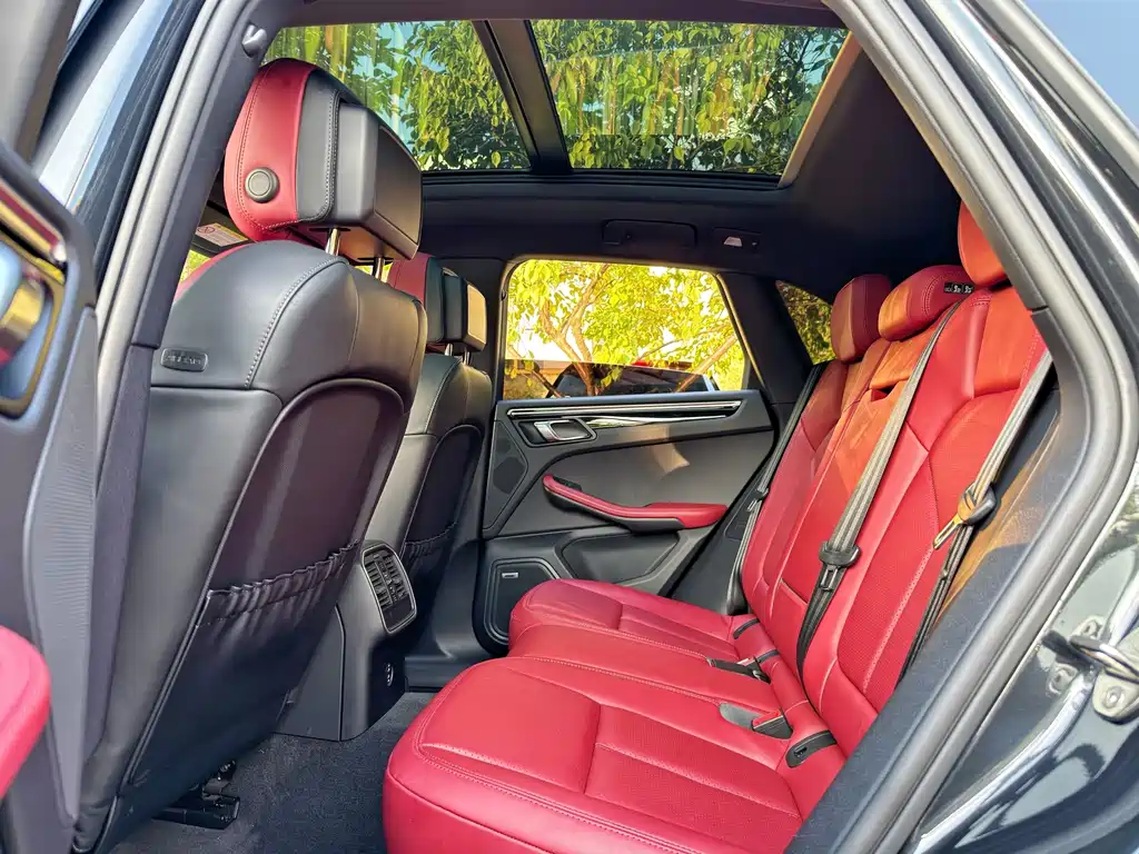 Porsche Macan — миниатюра 8