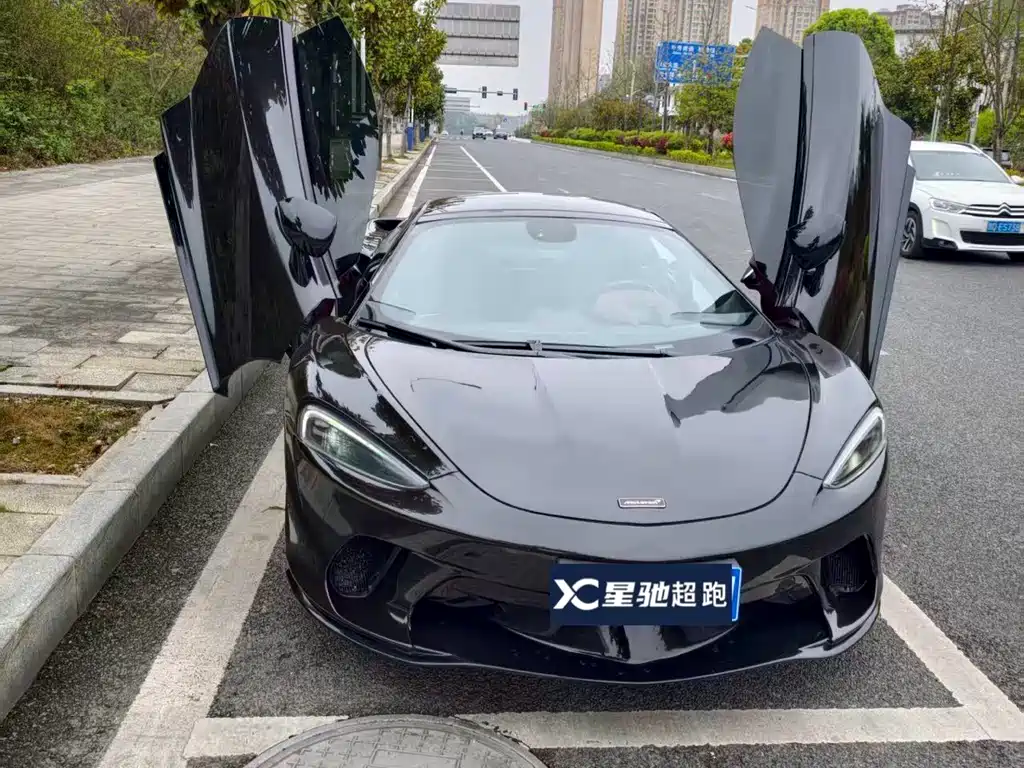 McLaren GT 2022