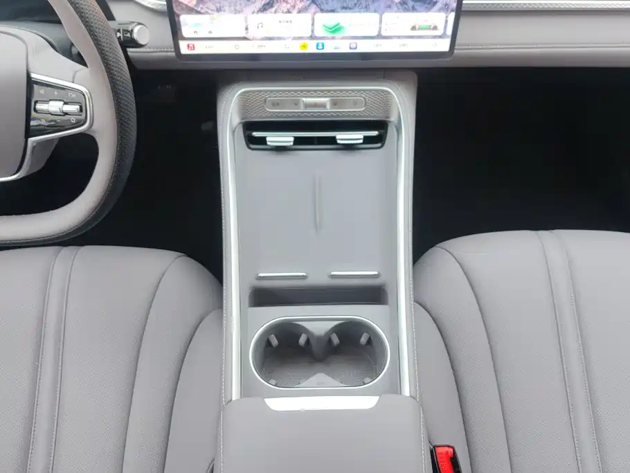 Roewe M7 DMH — миниатюра 16
