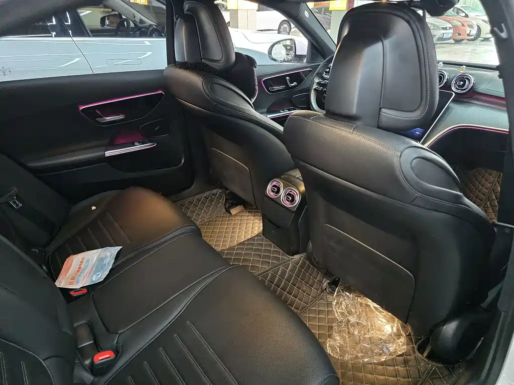 Mercedes-Benz C-Class — миниатюра 5