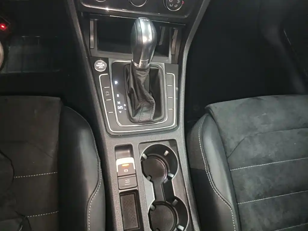 Volkswagen Golf — миниатюра 14