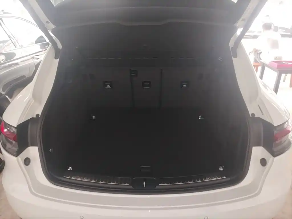 Porsche Macan — миниатюра 15