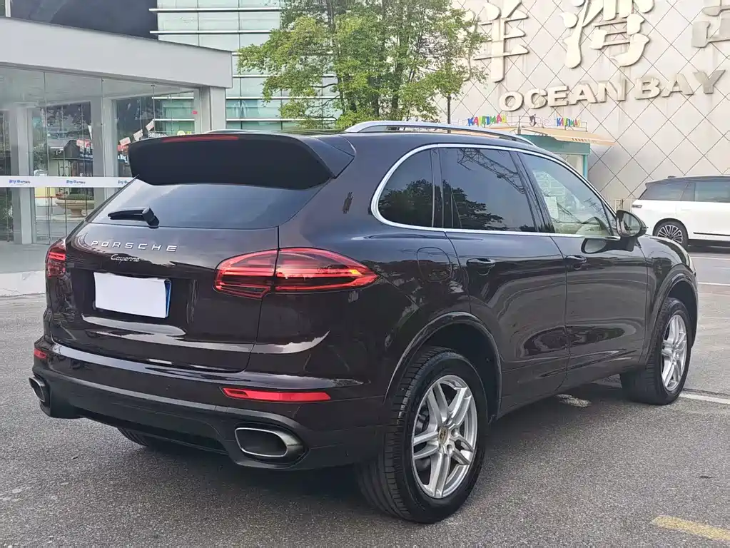 Porsche Cayenne — миниатюра 6