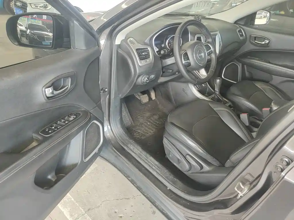 Jeep Compass — миниатюра 16