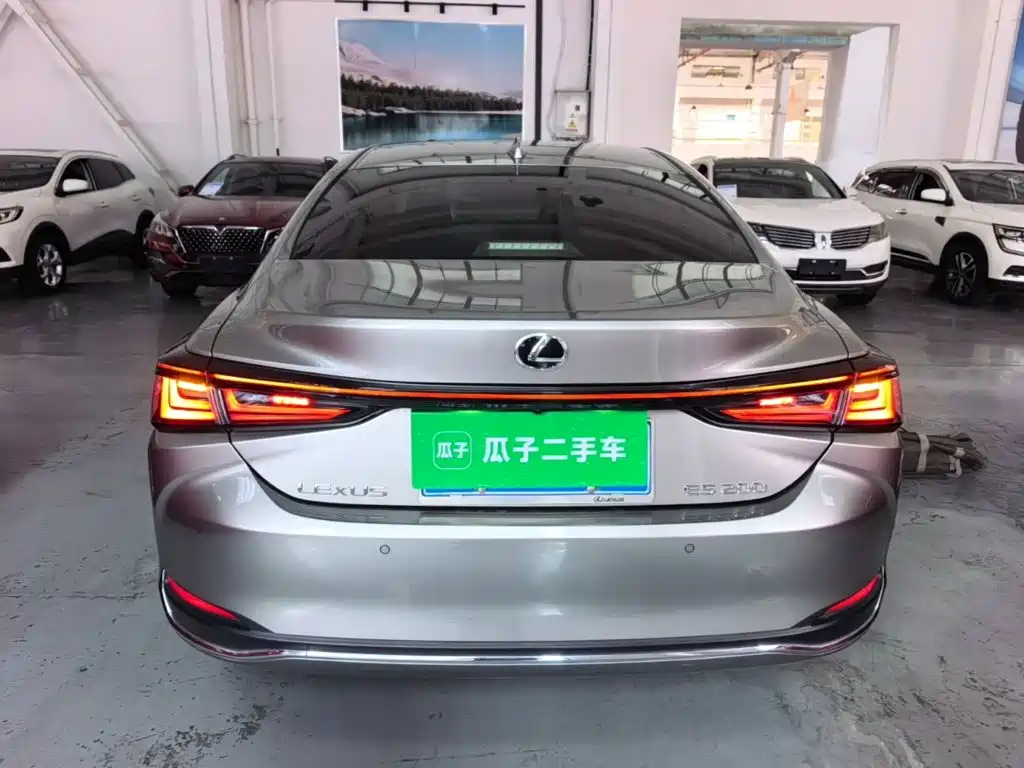 Lexus ES — миниатюра 6