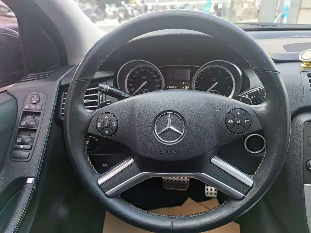 Mercedes-Benz R-Class — миниатюра 12