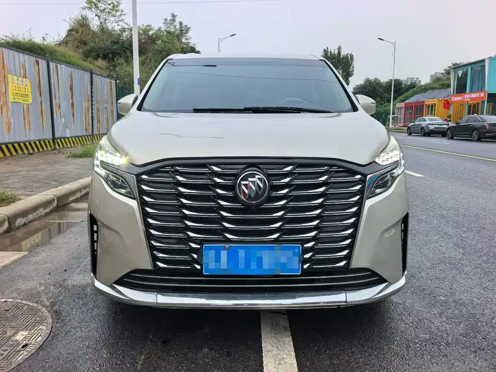Buick GL8 — миниатюра 2