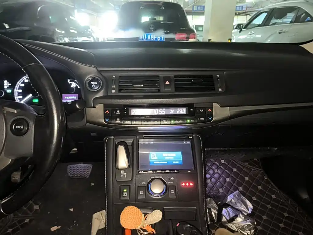 Lexus CT — миниатюра 13