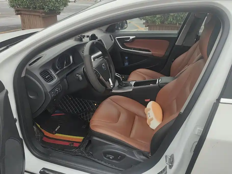Volvo S60 — миниатюра 9
