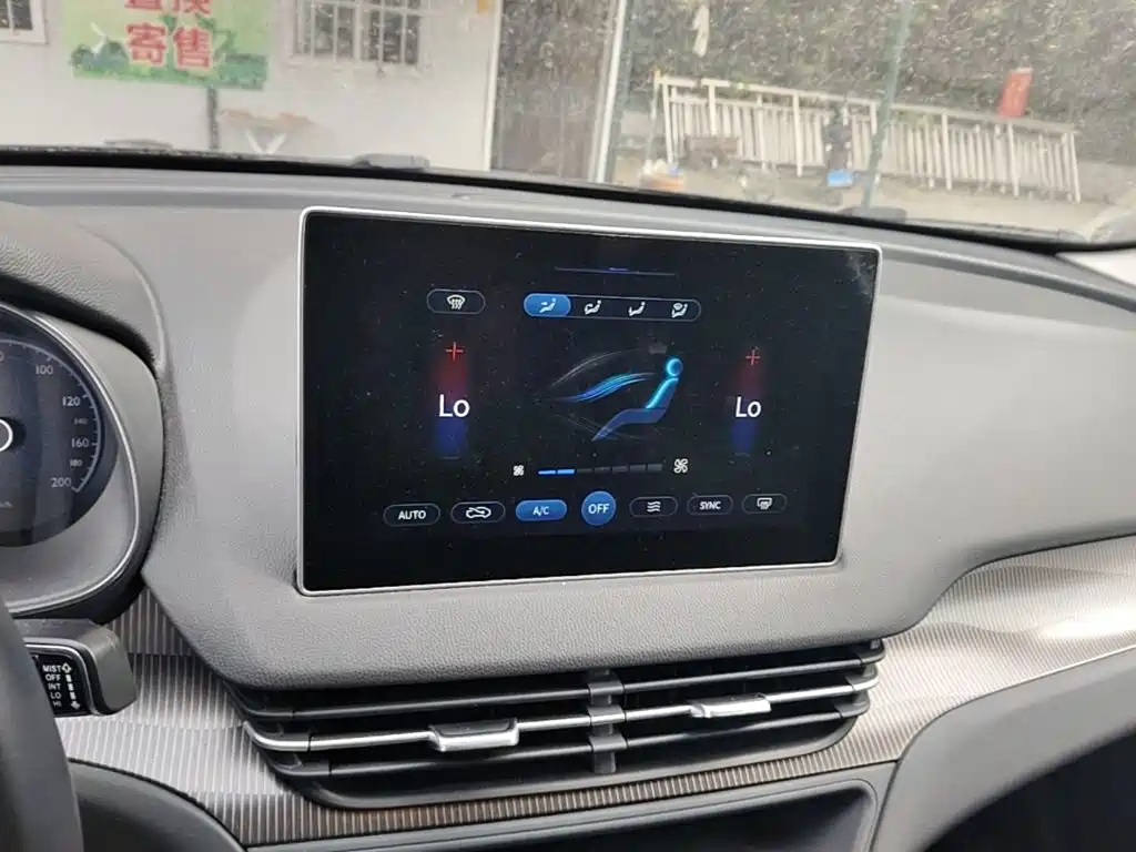 Hongqi Hongqi E-QM5 — миниатюра 13