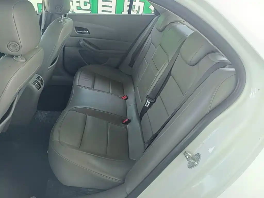 Chevrolet Malibu — миниатюра 17