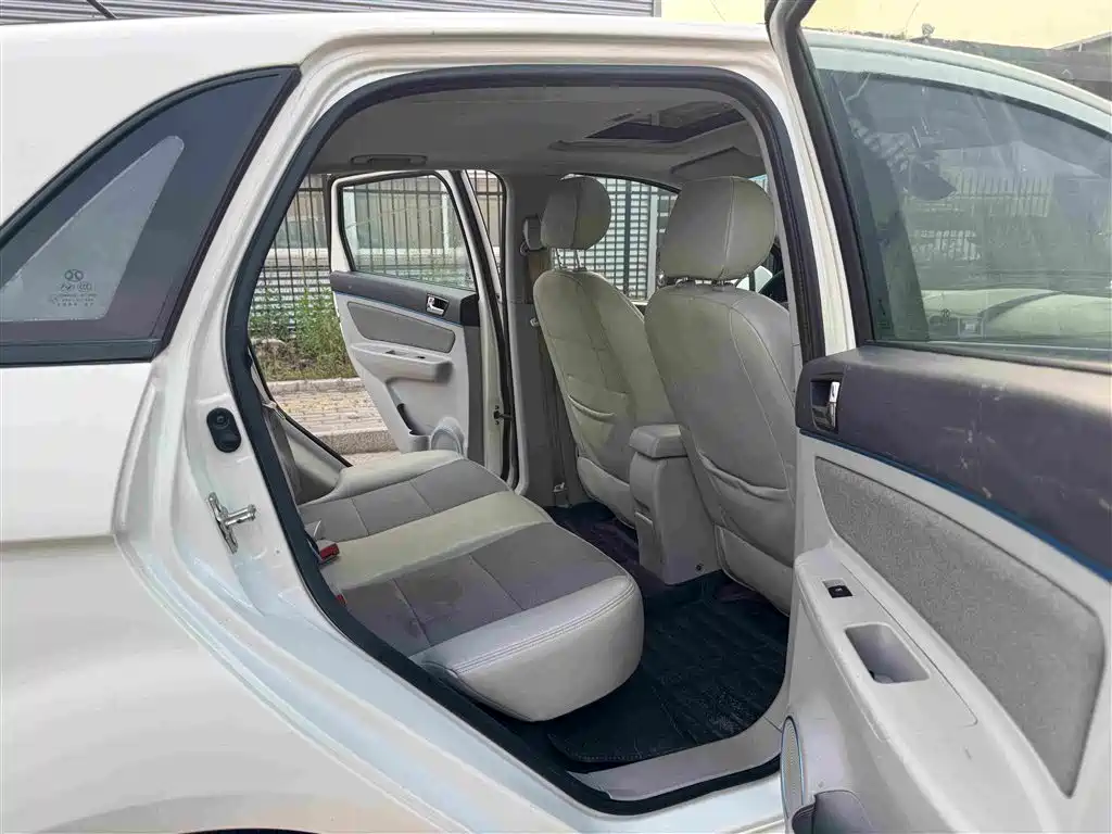 BAIC New Energy EV — миниатюра 14