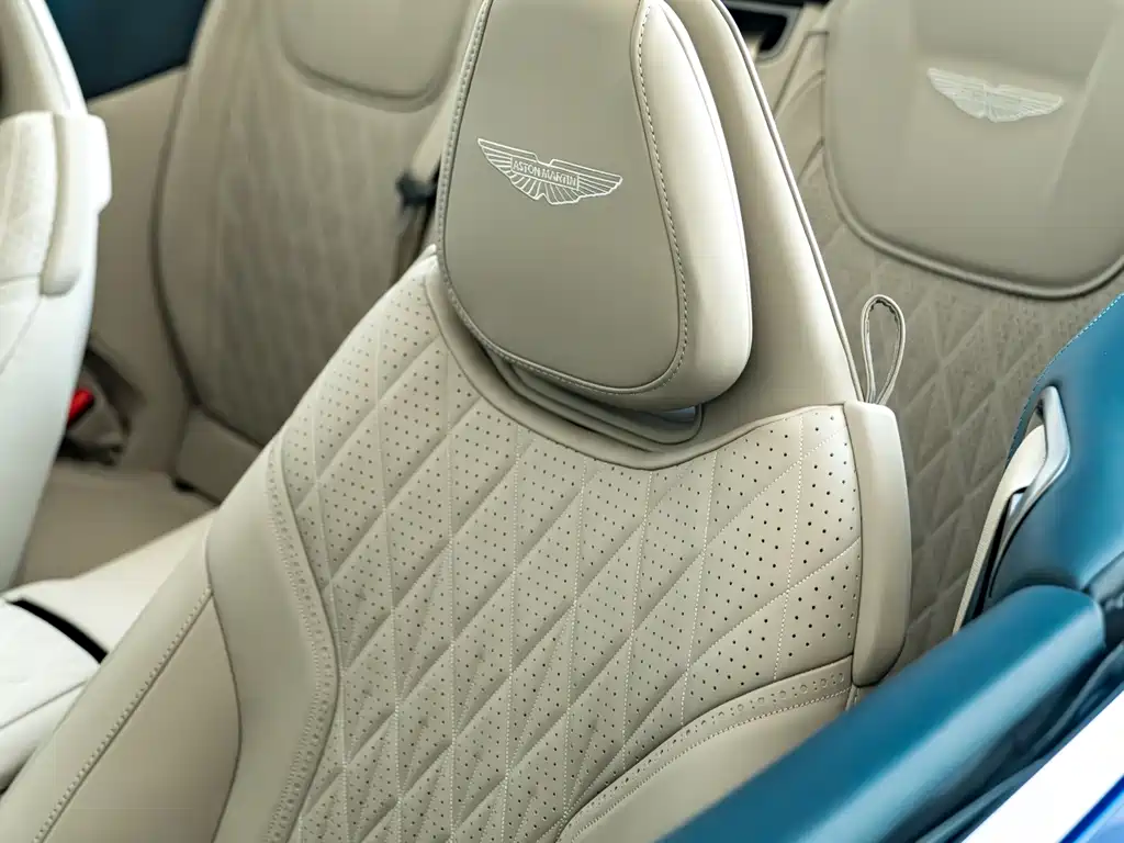 Aston Martin DB12 2025 4.0T V8 Volante